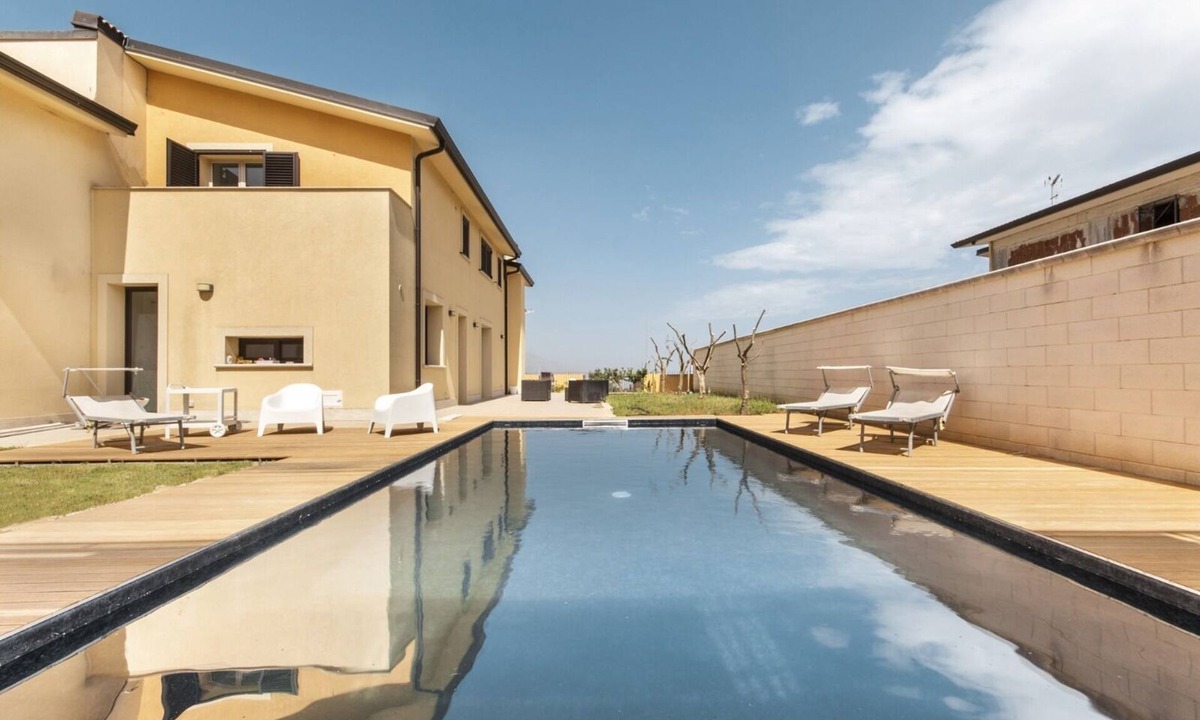 Alcamo Historic Center Villa | La Piscina
