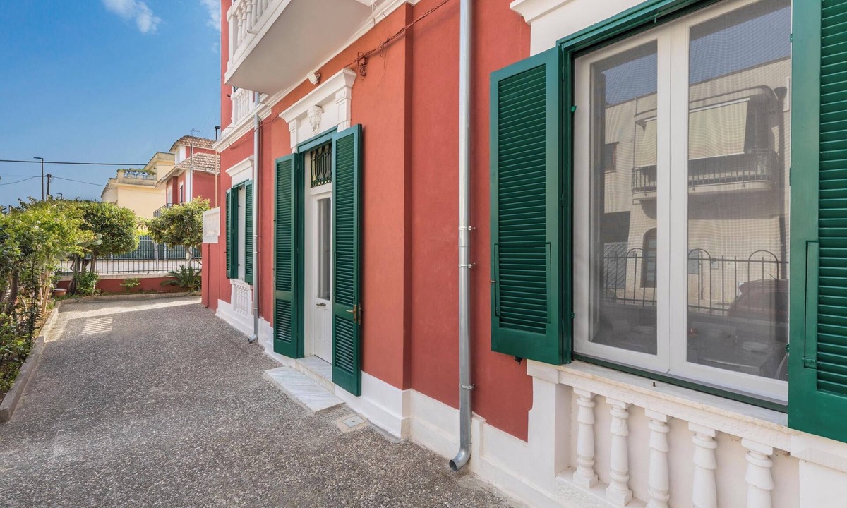 Brindisi House | La Scala sul Mare by BarbarHouse