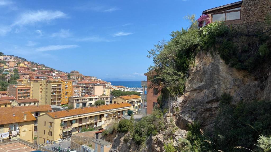 Porto Santo Stefano Apartment | La Terrazza Di CavaLegni