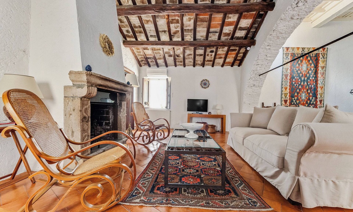 Lake Bracciano Apartment | LAKE BRACCIANO MEDIEVAL BORGO - CHARMING HOME - AirCond. Wifi