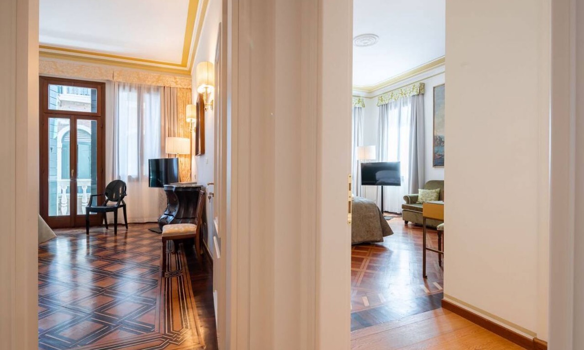 Cannaregio Apartment | Large 6 bedrooms apartment