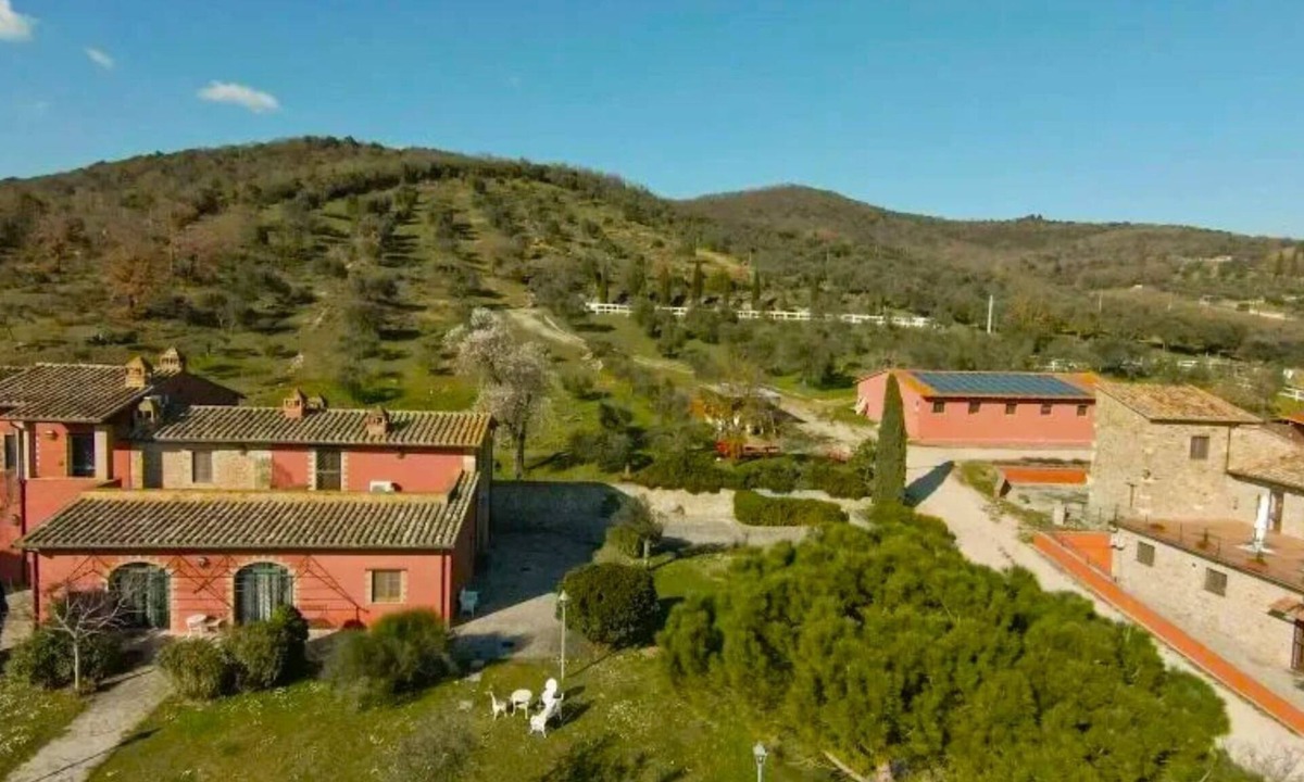 Magione Villa | LE CASE ROSSE - CASALE AGELLO