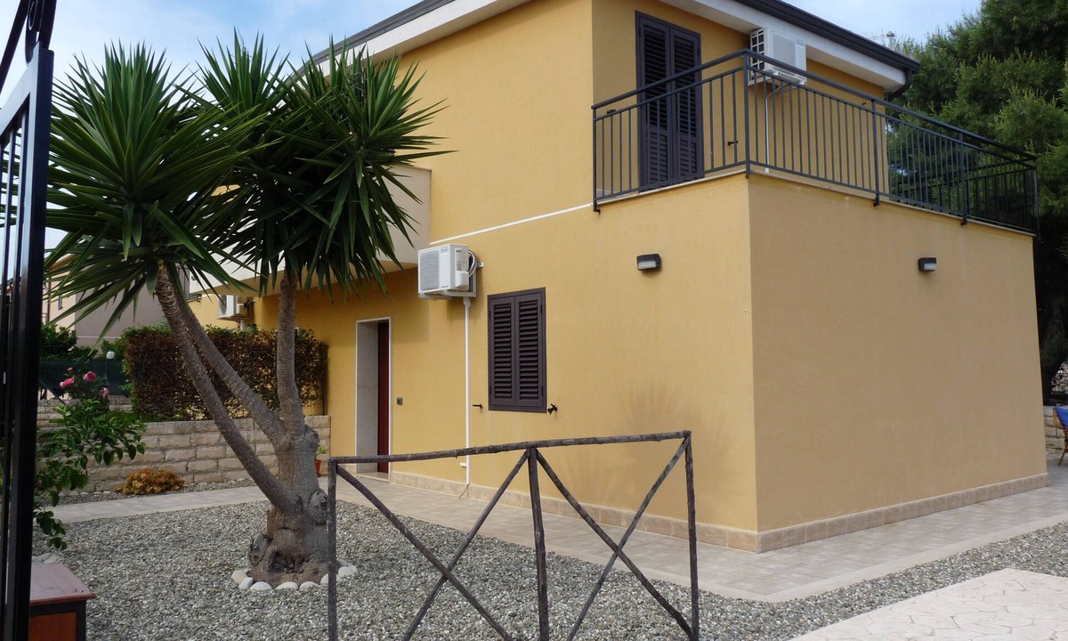Noto Marina House | Lido Di Noto: Big house