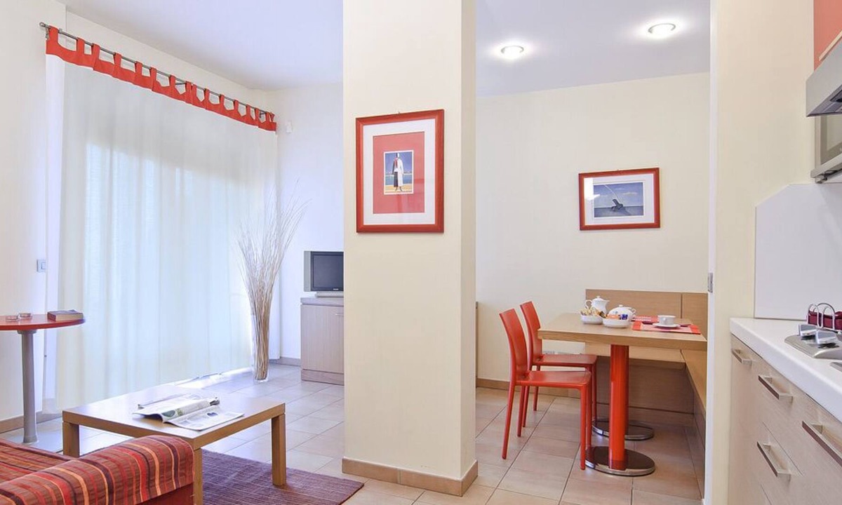Zona XXX Castel Fusano Apartment | Long Stay Comfort Apartment with backyard Rome Area Residence