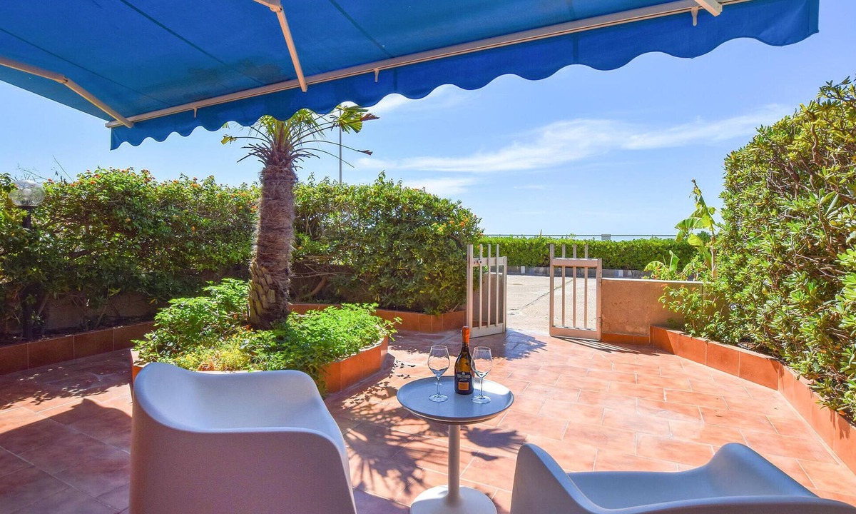 Marina di Ragusa Apartment | Lovely apartment in Marina di Ragusa with WiFi