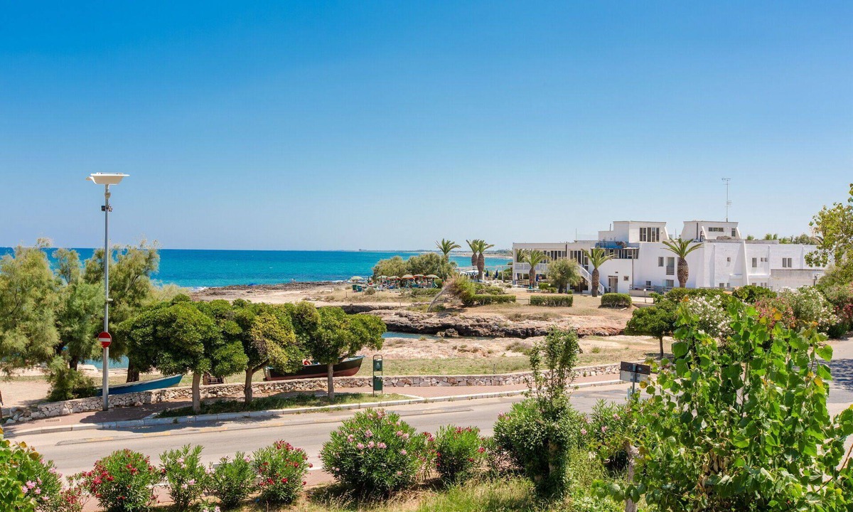 Specchiolla Apartment | Lovely apartment for 5 people with WIFI, A/C, TV and terrace, close to Ostuni