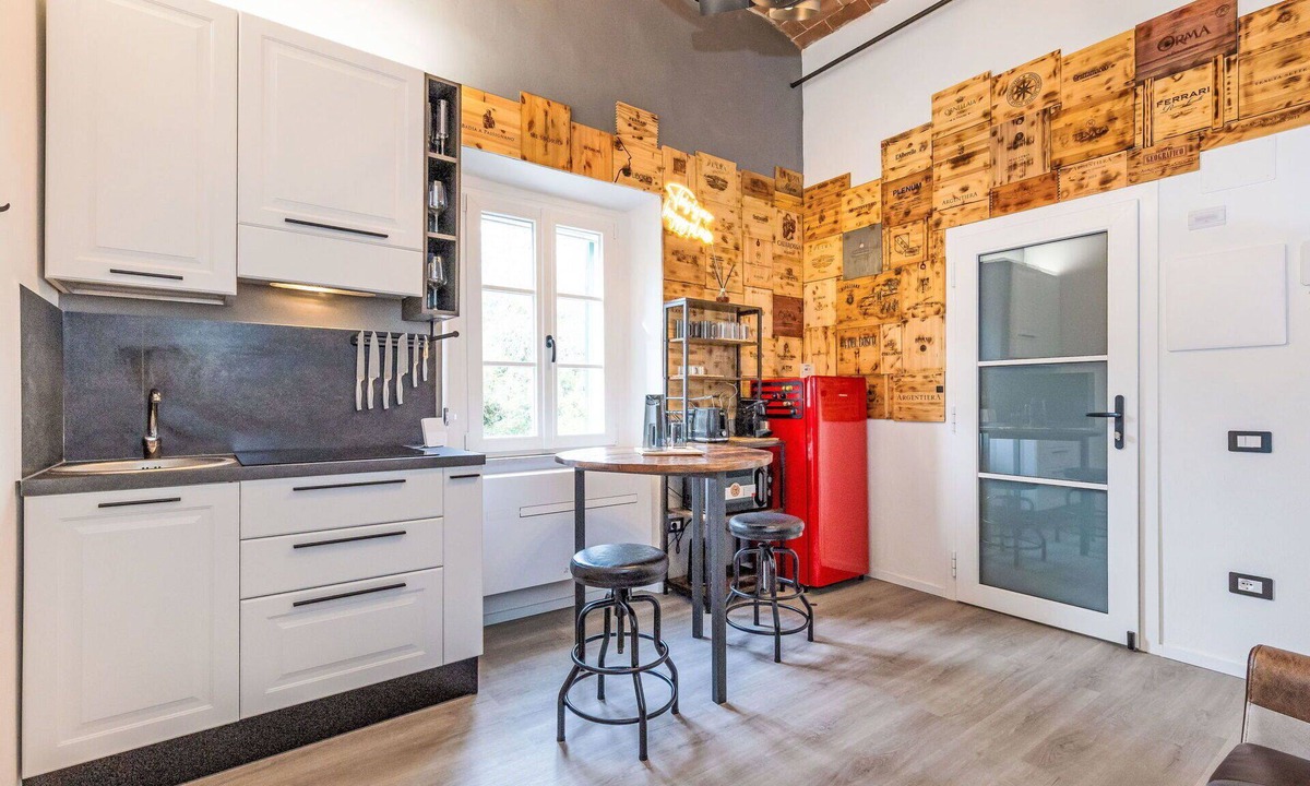 Bibbona Apartment | Lovely apartment for 2 people with WIFI, A/C