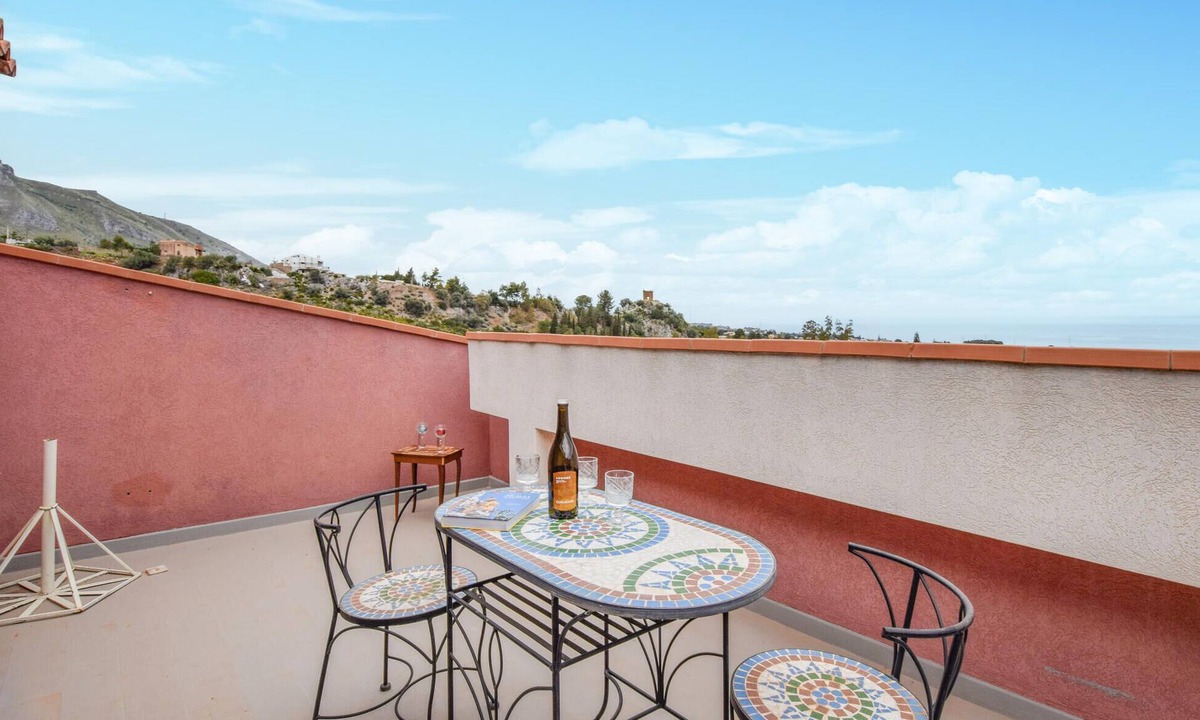 Sant'Onofrio Apartment | Lovely apartment in Trabia with house sea view