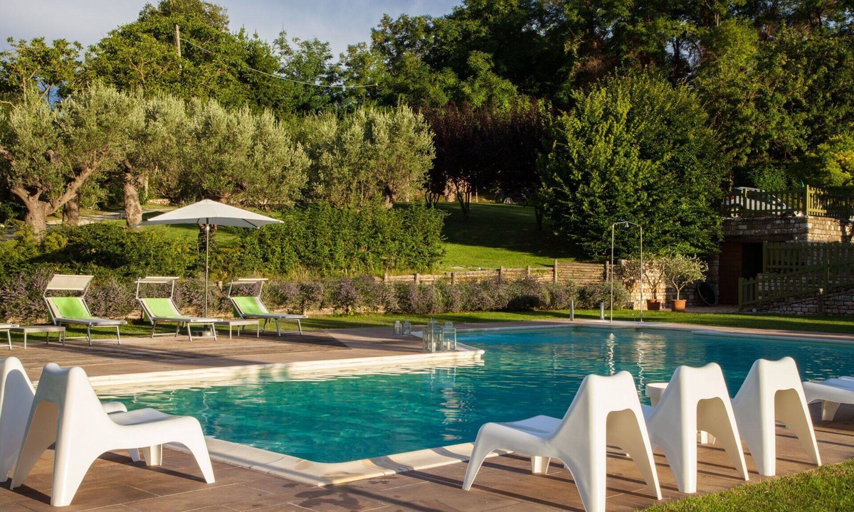 Fossombrone Other | Lovely apartment for 5 people with A/C, WIFI, pool, TV and pets allowed