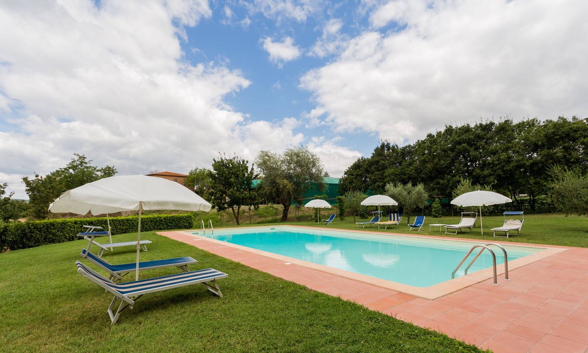 Montepulciano House | Lovely apartment in Montepulciano countryside, wine tours, bike tours, relax