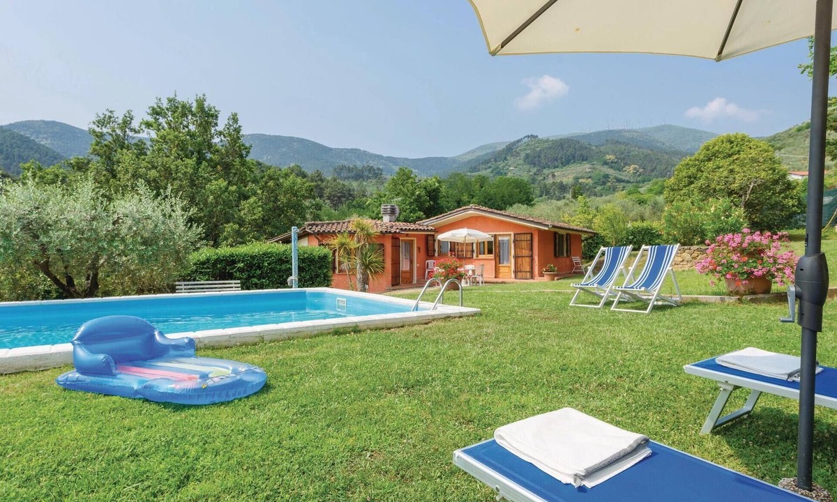 Cascine-La Croce House | Lovely home in Colle di Compito LU