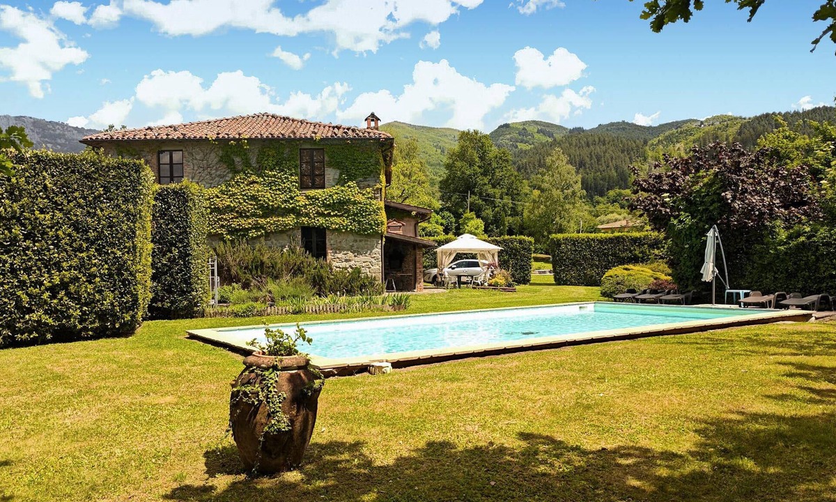 Villa Collemandina House | Lovely home in Villa Collemandina