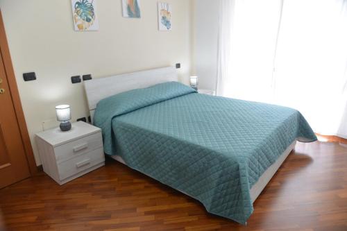Fiumicino Apartment | Luciana Apt - 3 min train to FCO Airport & Fiera