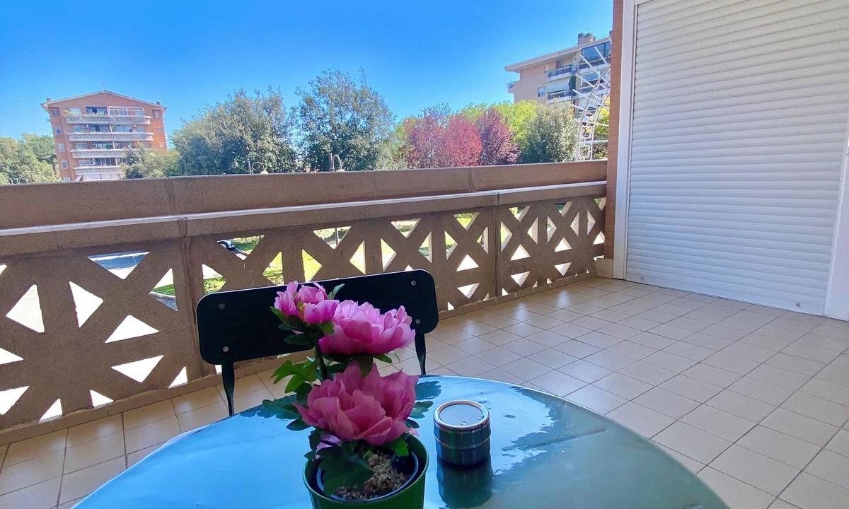 Aurelio Apartment | Luigina's apartment with a terrace near Metro Line A