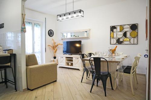 Torvaianica Apartment | Luminoso appartamento al mare