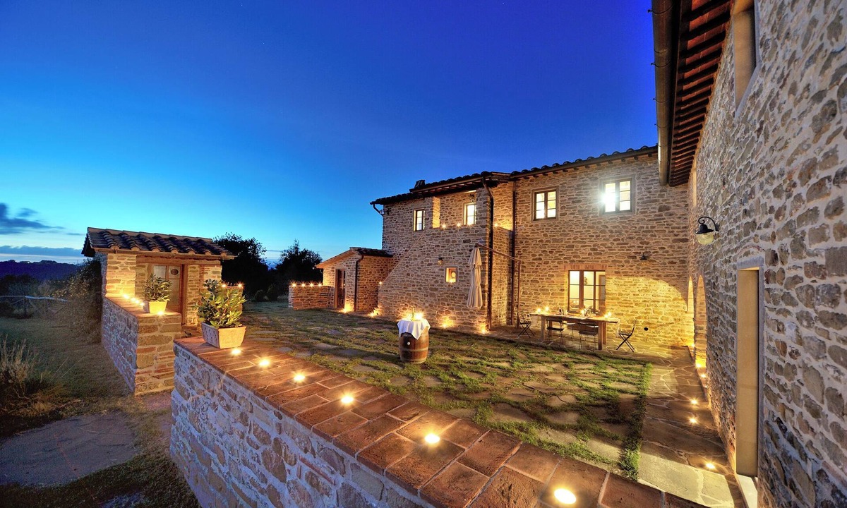 Pieve al Bagnoro Villa | Lux Stone Villa saltwater Pool near Siena