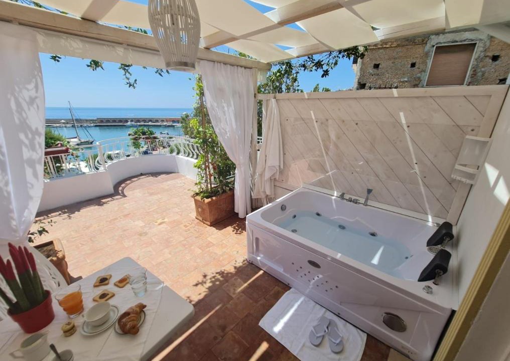 Marina Di Camerota Apartment | luxury B&B SUITE JACUZZI VILLA FILOMENA
