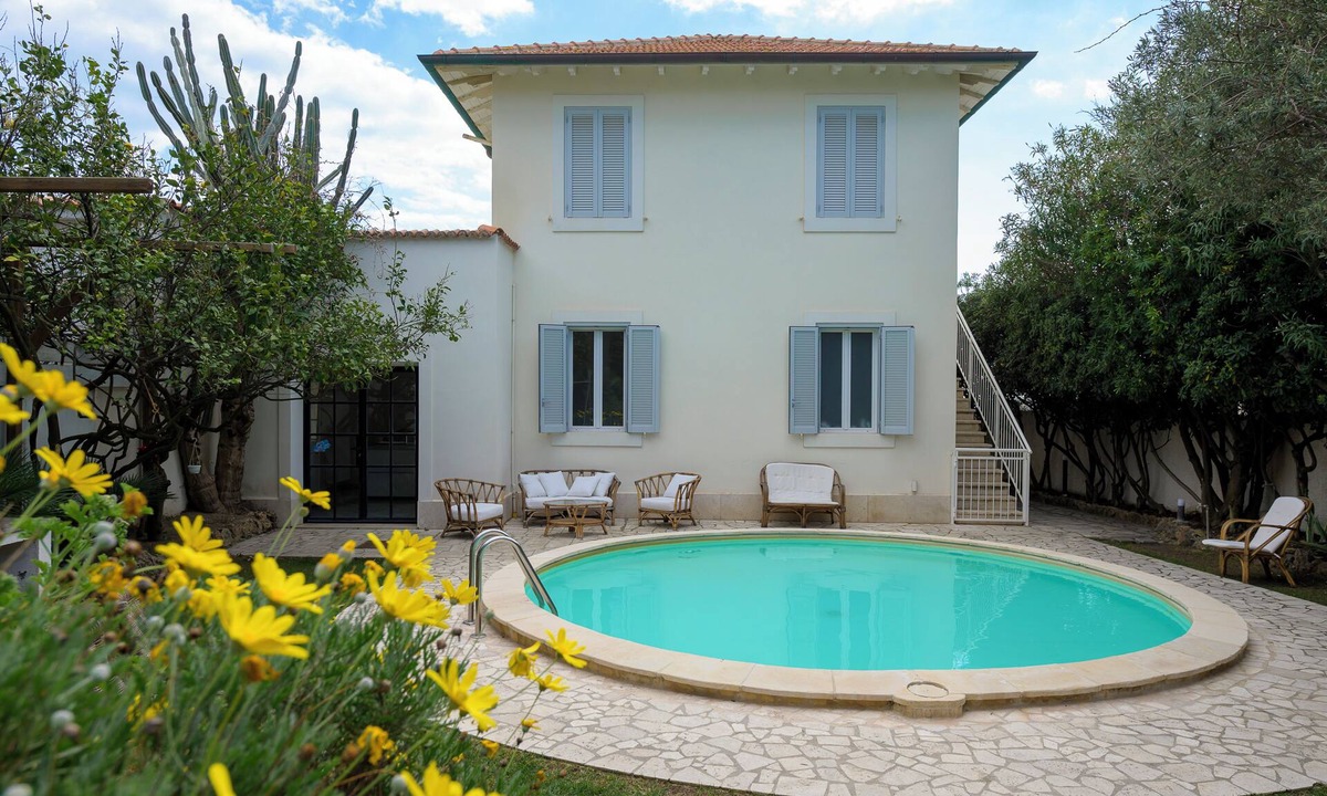 Santa Marinella Villa | Luxury Seafront Villa with Private Pool