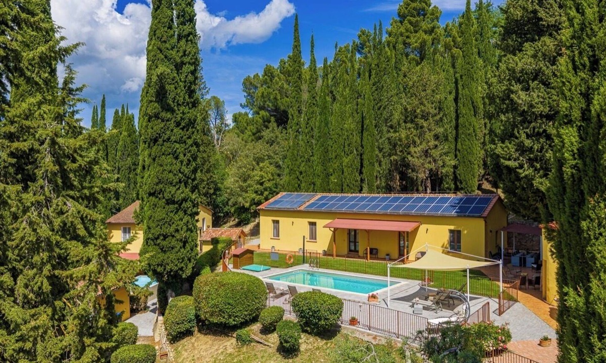 Chiusi Villa | Luxury Tuscan Hideaway with Heated Swimming Pool