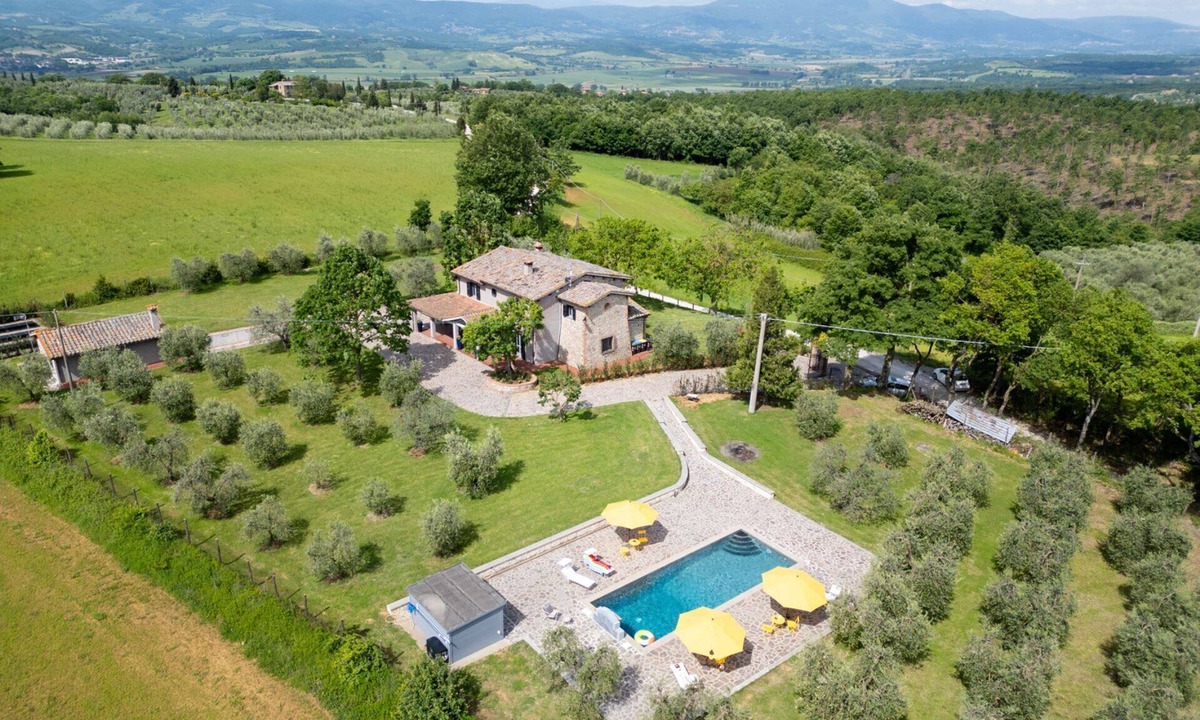 Monteleone d'Orvieto Villa | Luxury Villa-Umbria/Tuscany-5BR 5BA-Private Heated Pool-AC-Views