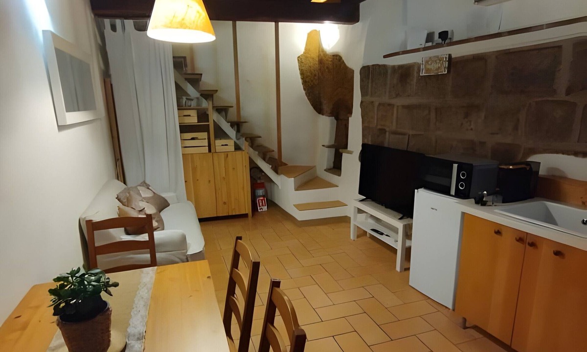 Sutri Apartment | 'Mad House Sutri' Apartment with Wi-Fi and Air Conditioning