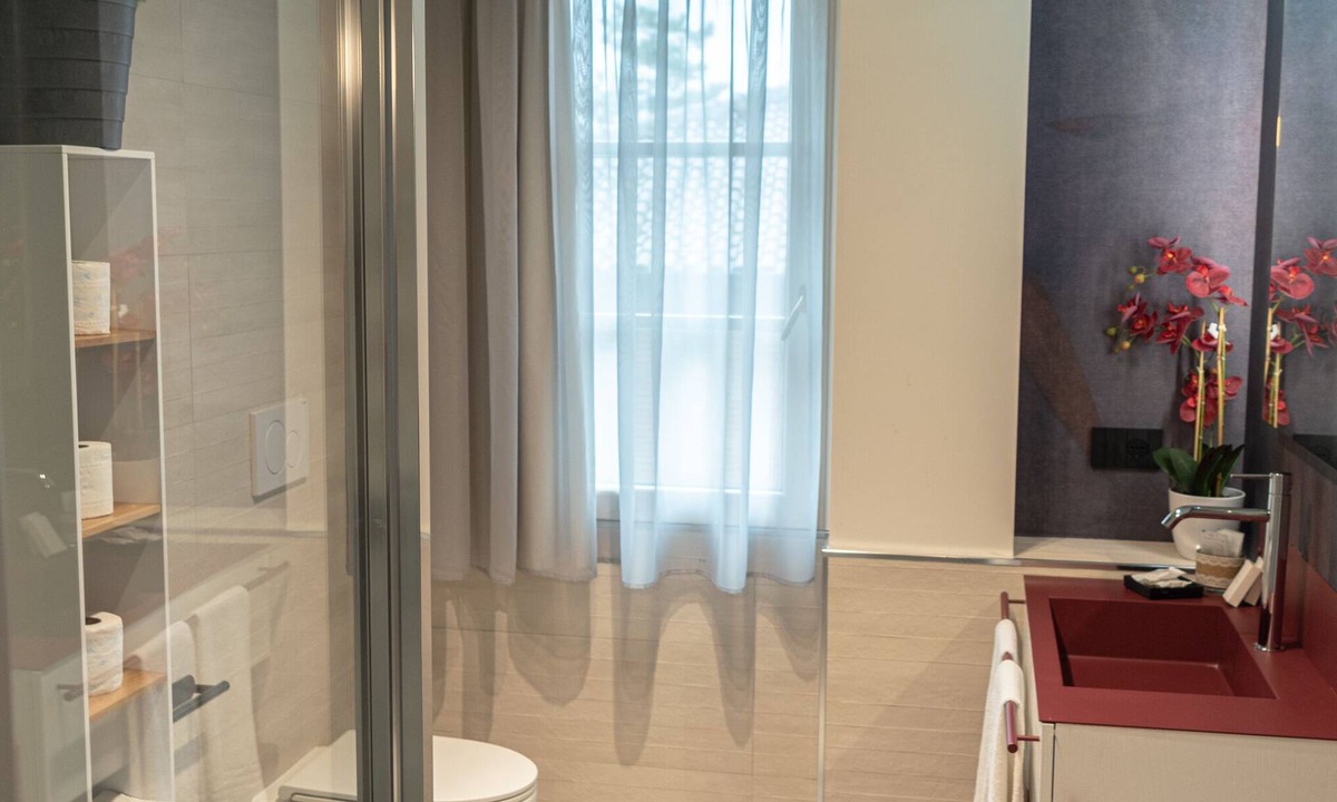Rivotorto Apartment | Magnificent suite with king-size bed/hydromassage