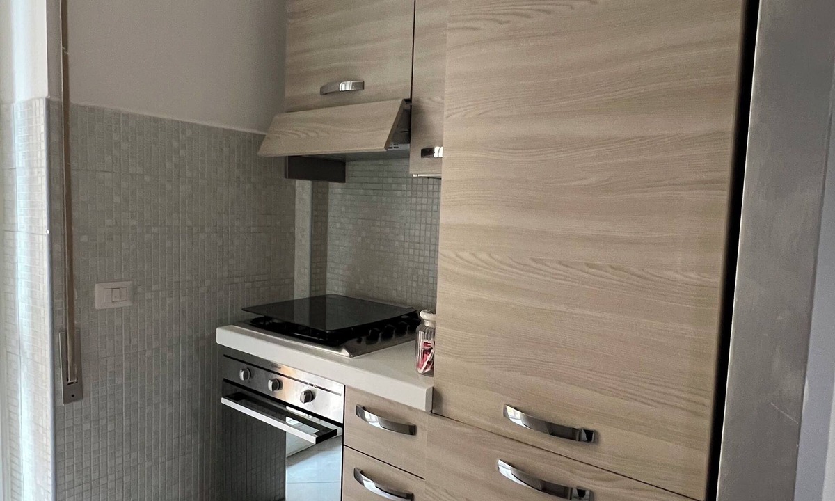 Tuscolano Apartment | Maison Roberto - 7 minutes away from Colli Albani station, residential