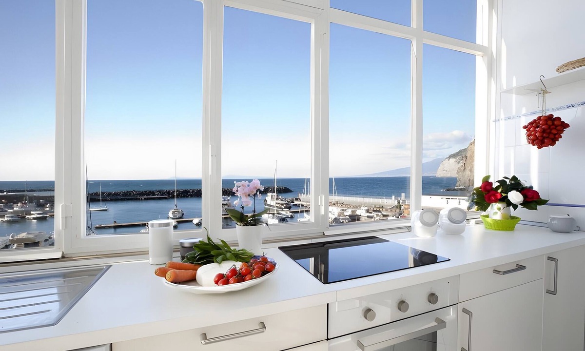 Piano di Sorrento House | Marina Blu House with Sea View, Wi-Fi, and Air Conditioning