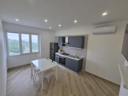 Minturno Apartment | Mary Lou Blue Apartment
