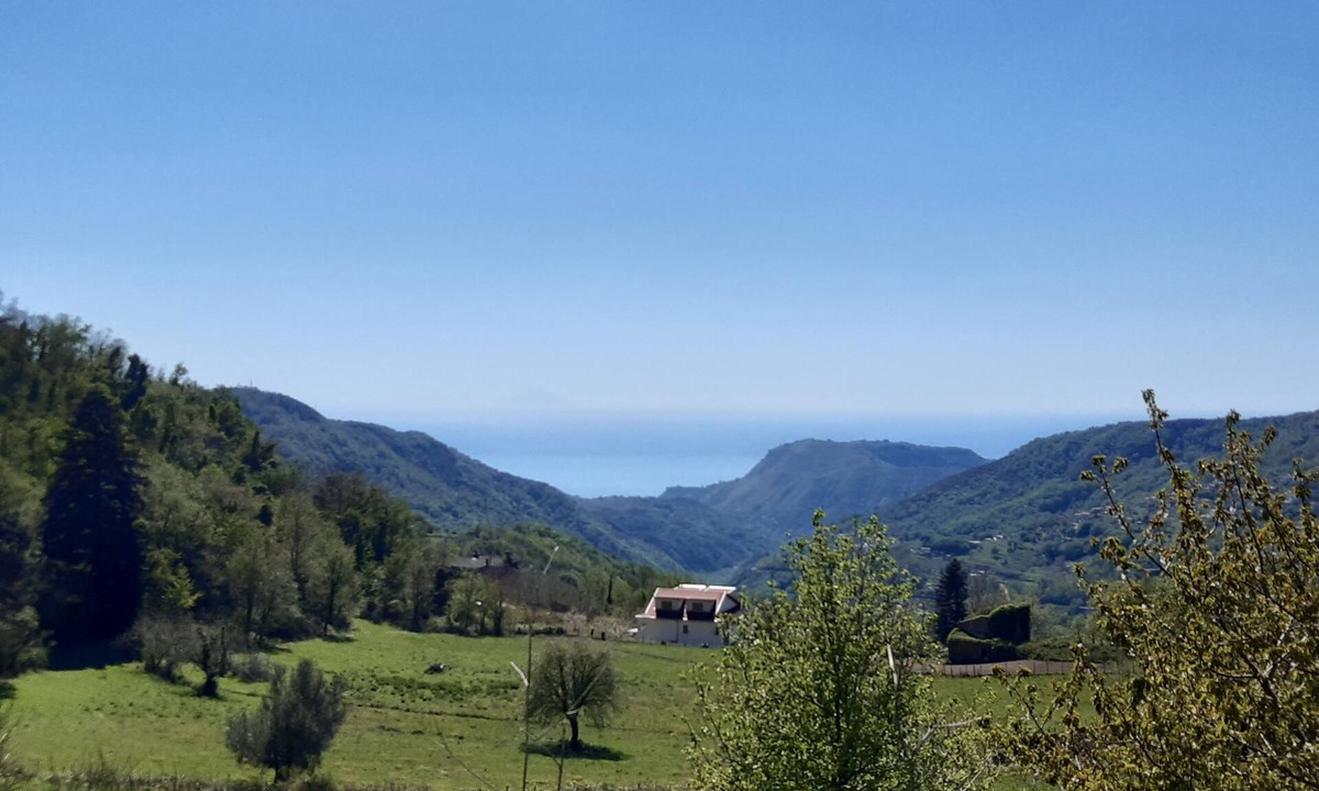 Lago House | Mazzotti Estate:Just 12km from the Amantea sea and only 8Km from the Potame mountains