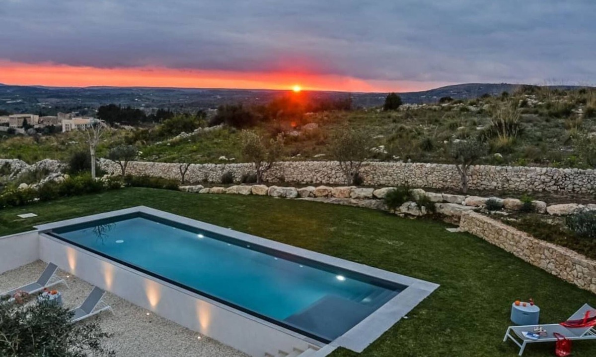 Avola Villa | Modern Villa Set in a Peaceful, Rural Location