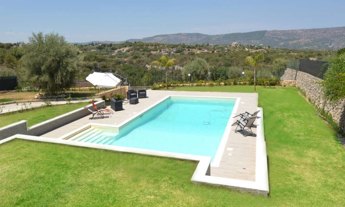 Solarino Villa | Modern villa with private pool near Syracuse