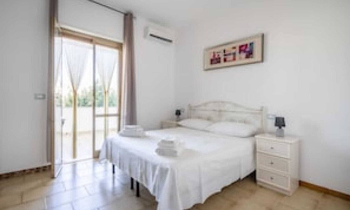 Marina di Ostuni Apartment | Monolocale vista giardino-Studio-Balcony-Private Bathroom
