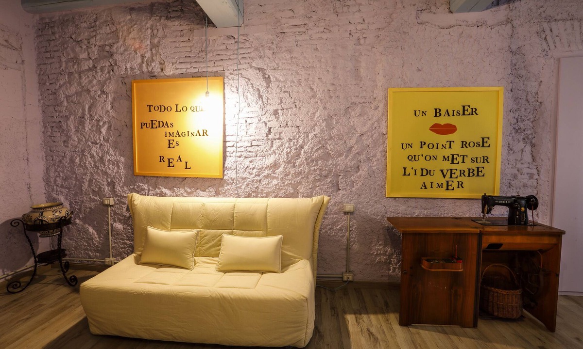 Rione V Ponte Apartment | Navona color luxury loft