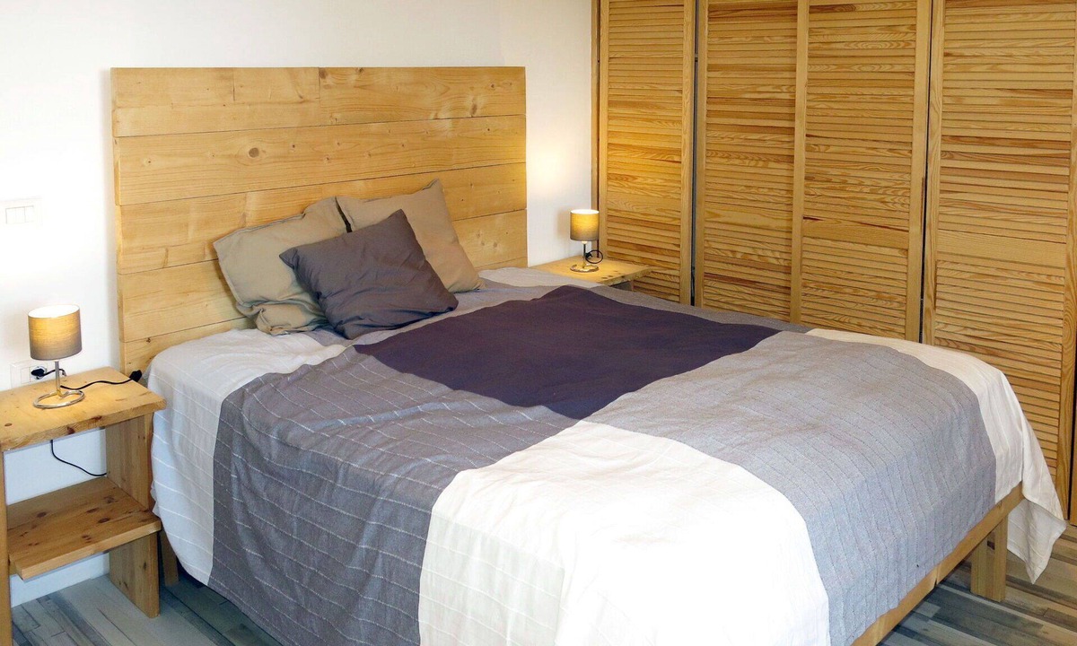 Cologna Spiaggia Villa | Nice apartment in villa with hot tub, pool, WIFI, A/C, TV, patio, pets allowed and panoramic view