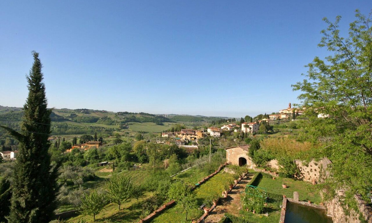 Romola Apartment | Nice apartment for 4 guests with pool, WIFI and TV, close to Florence