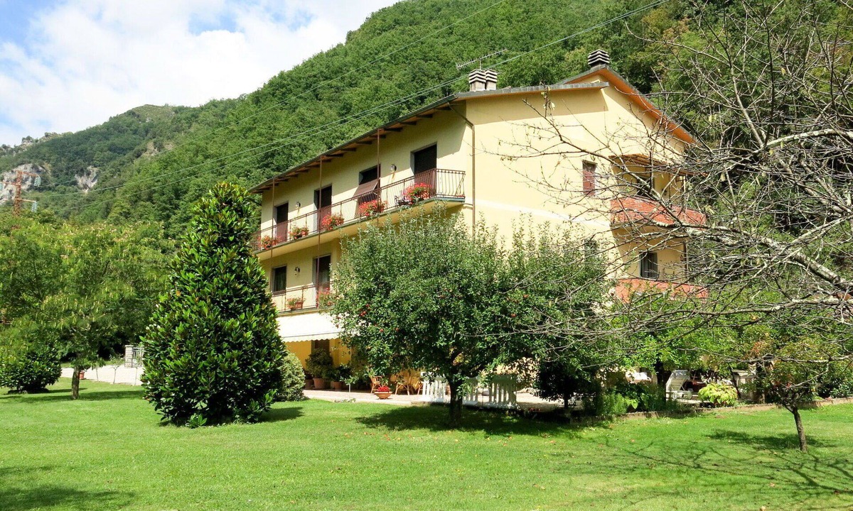 Casoli Apartment | Nice apartment for 5 guests with WIFI, pool, TV and patio