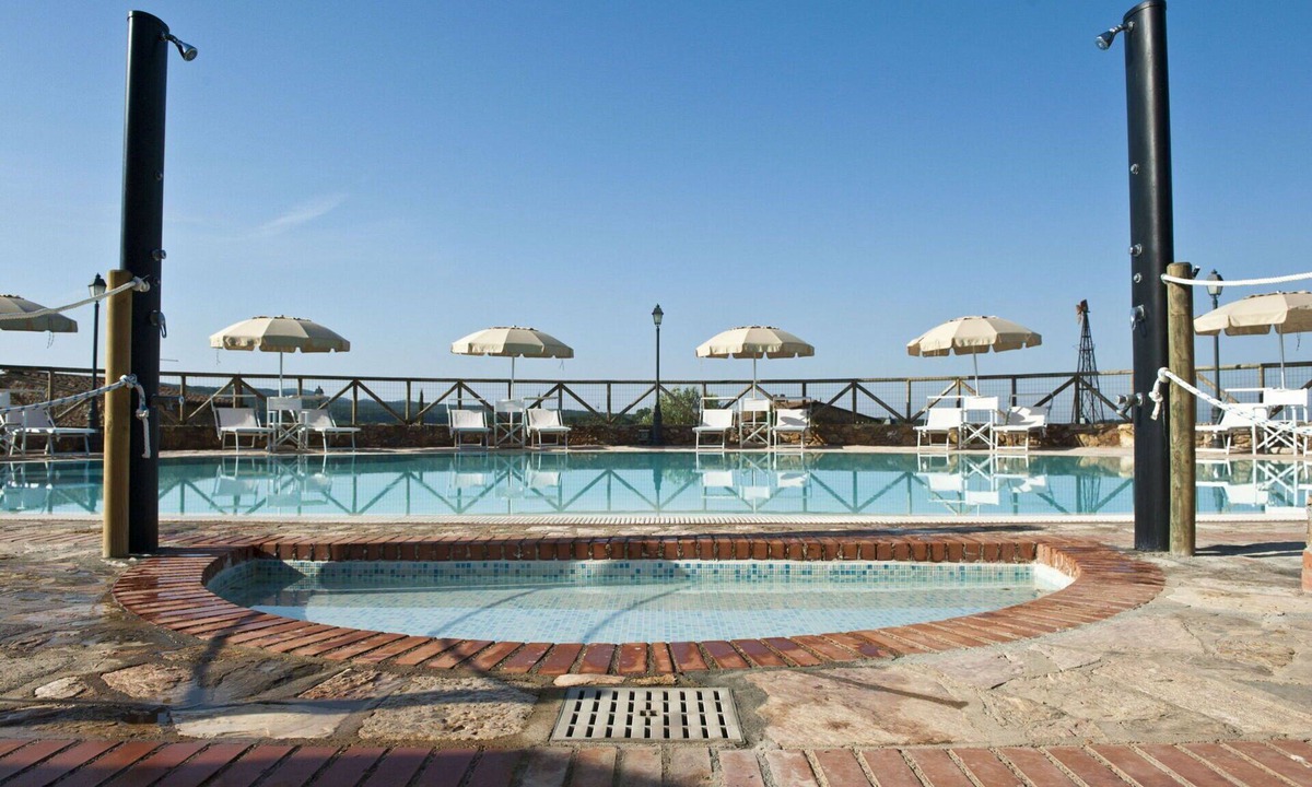 Casalappi Apartment | Nice apartment for 5 people with A/C, pool, TV and terrace