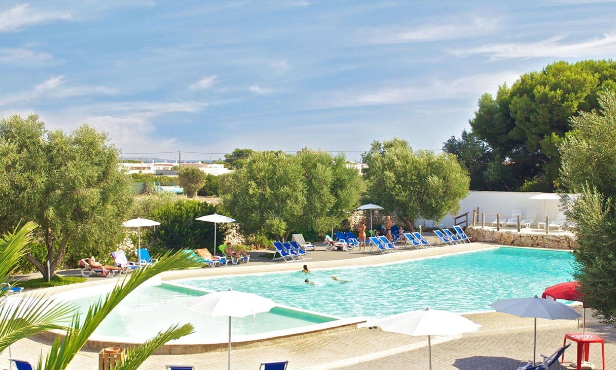 Torre Castiglione House | Nice apartment in villa for 4 people with A/C, pool, WIFI and terrace
