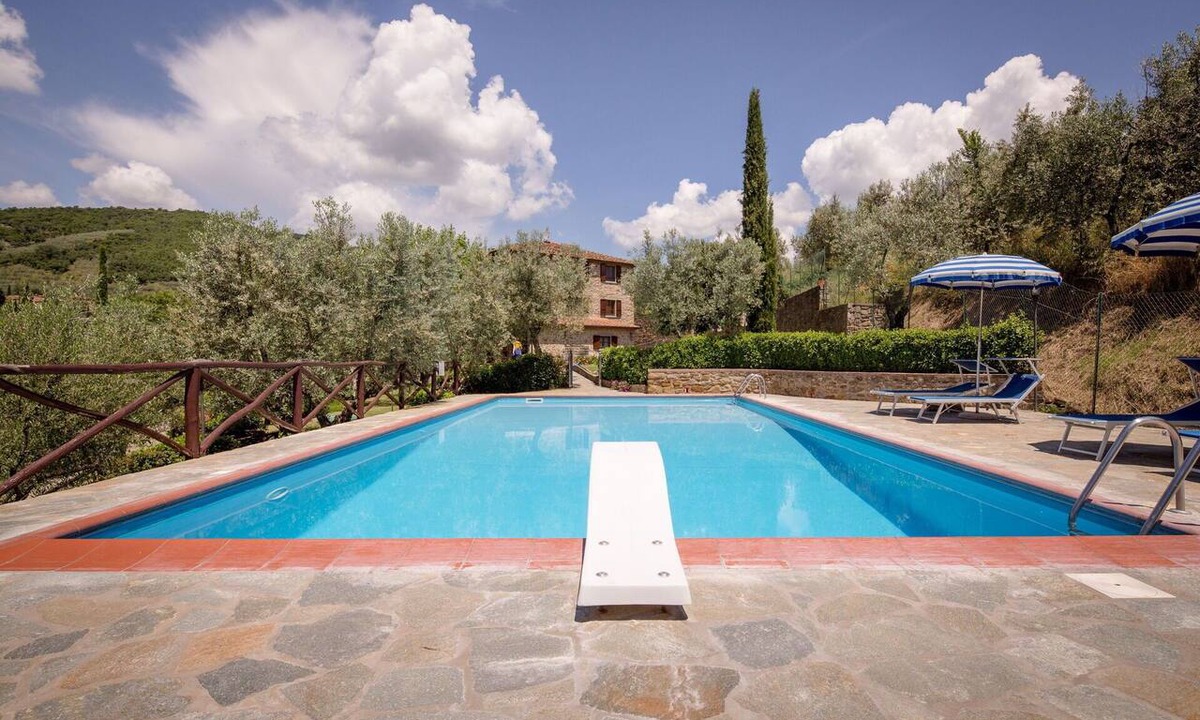 Pieve di Chio House | Nice apartment in villa with pool, WIFI, A/C, pets allowed and panoramic view, close to Cortona