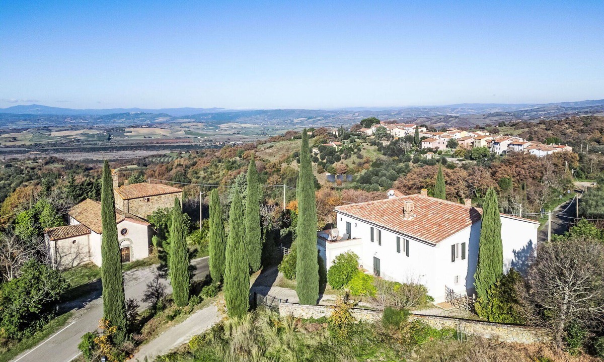 Scansano House | Nice apartment in villa for 8 guests with WIFI, TV, terrace, pets allowed and panoramic view