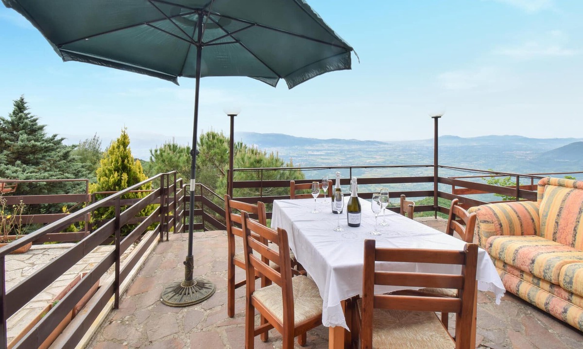 Serrone House | Nice home in Serrone with house a panoramic view
