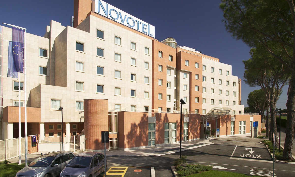 Zona IX Acqua Vergine Hotel | Novotel Roma Est