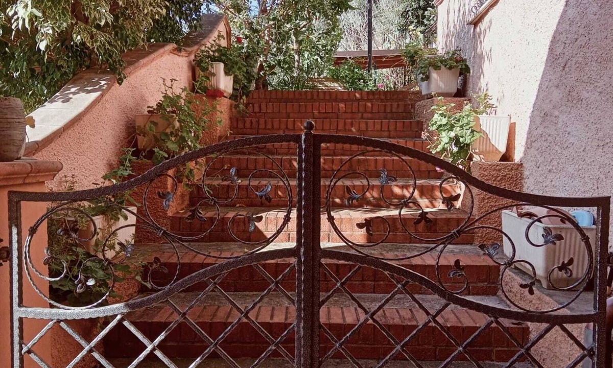 Monte San Biagio House | Old mansion surrounded by quiet and nature within walking distance from the center.