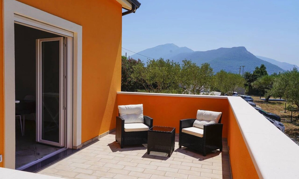 Villammare Apartment | Oliblu Holiday Home – Superior Coratina Apartment with Partial Sea View