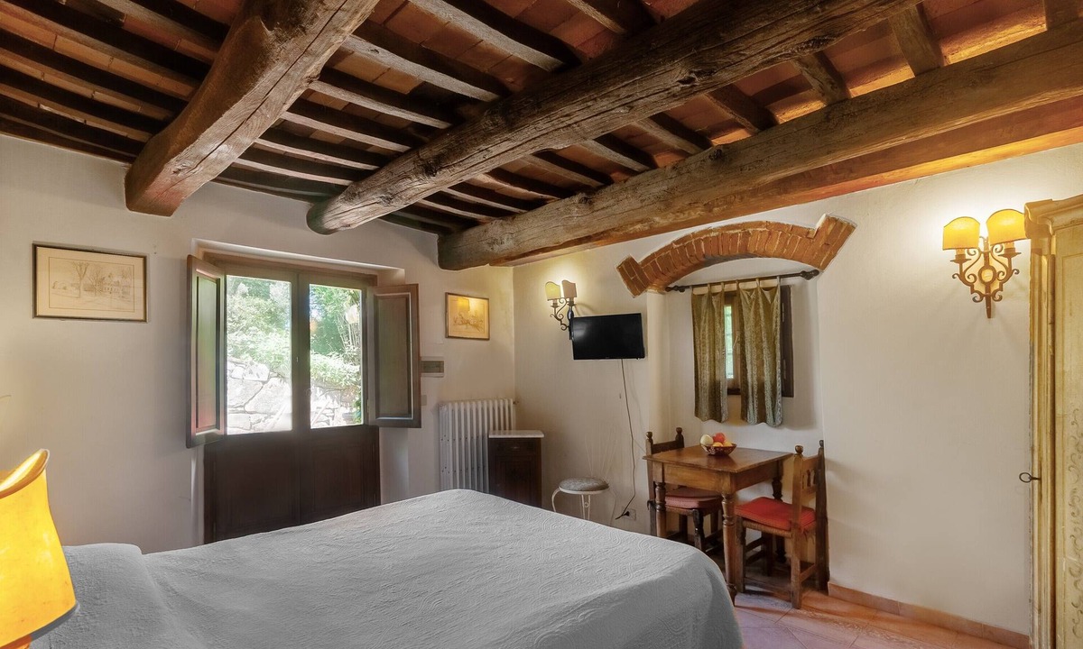 San Donato in Fronzano Apartment | Orcio – Romantic studio with private terrace near the pool