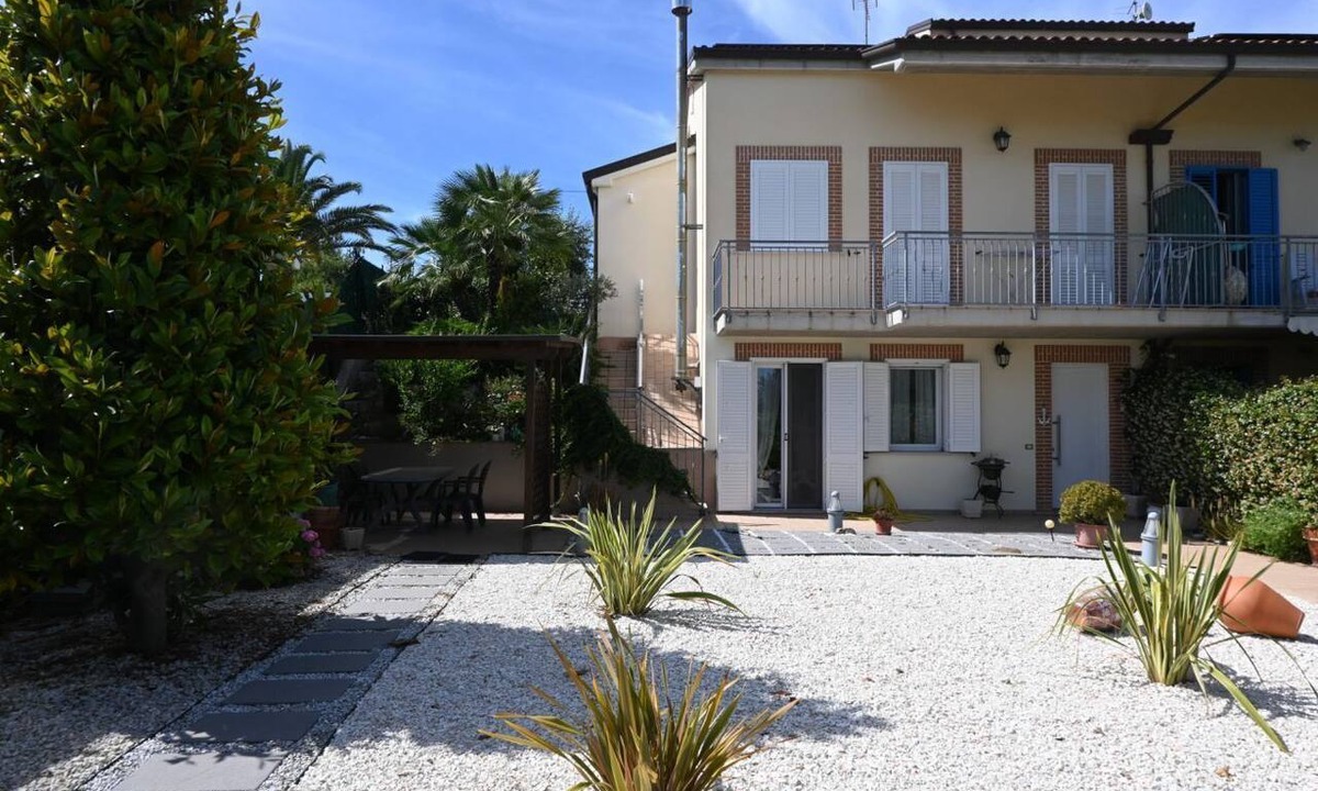 Loreto Apartment | P099 – Porto Recanati, elegant a villa with a garden.