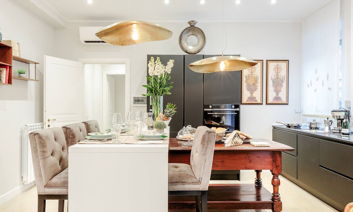 Lucca Historical Center Apartment | PALACE VIEW apartment modern luxury in Lucca