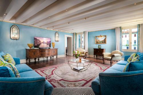 Dorsoduro Apartment | Palazzo Loredan Grand Canal