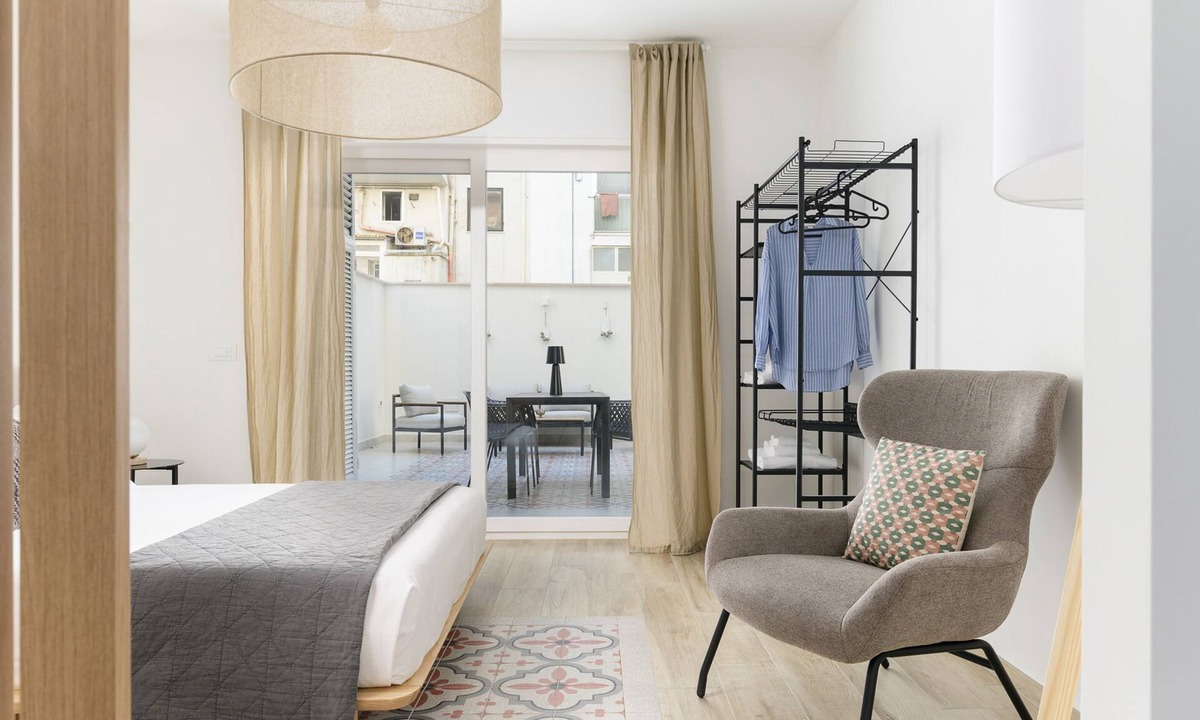 Municipio 1 Apartment | Palazzo Murat - One-bedroom Apartment With Terrace by Wonderful Italy